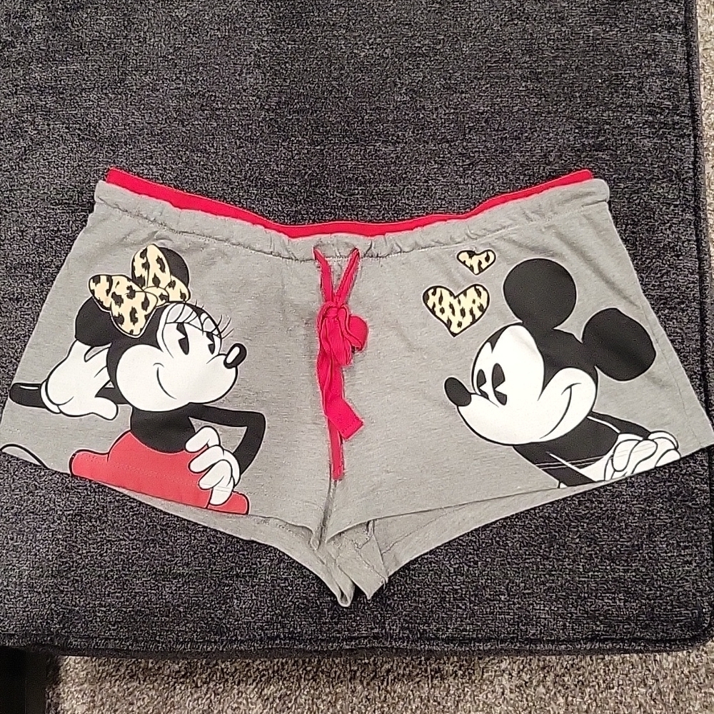 DISNEY Mickey & Minnie shorts 15